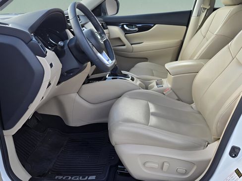 Used 2019 Nissan Rogue SL image 9