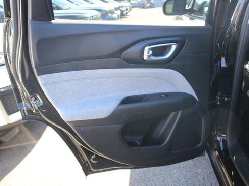 Used 2022 Jeep Compass Latitude w/ Convenience Group image 23