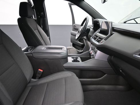 Used 2023 GMC Yukon SLE w/ Gmc Pro Safety Plus Package image 24