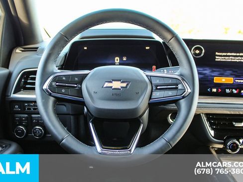 Used 2025 Chevrolet Suburban High Country image 28