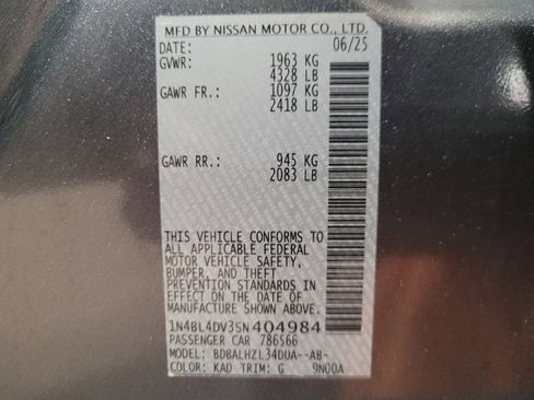 Used 2025 Nissan Altima 2.5 SV FWD image 33