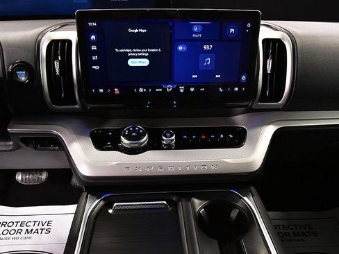 Used 2025 Ford Expedition Active image 24