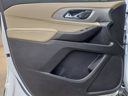 Used 2024 Chevrolet Traverse LS w/ Safety Package image 19