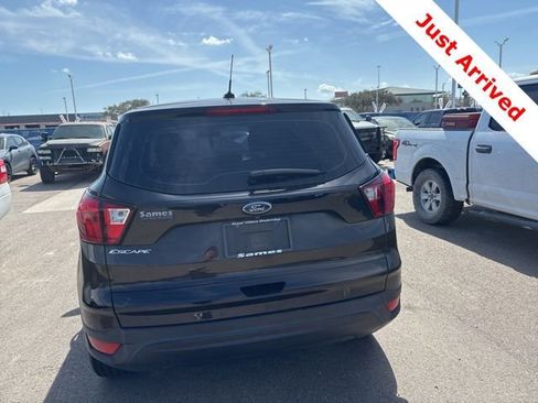 Used 2019 Ford Escape S image 5