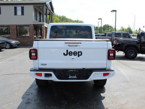 Used 2023 Jeep Gladiator Overland AWD/4WD image 6