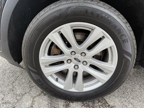 Used 2018 Ford Explorer XLT w/ Equipment Group 202A image 7