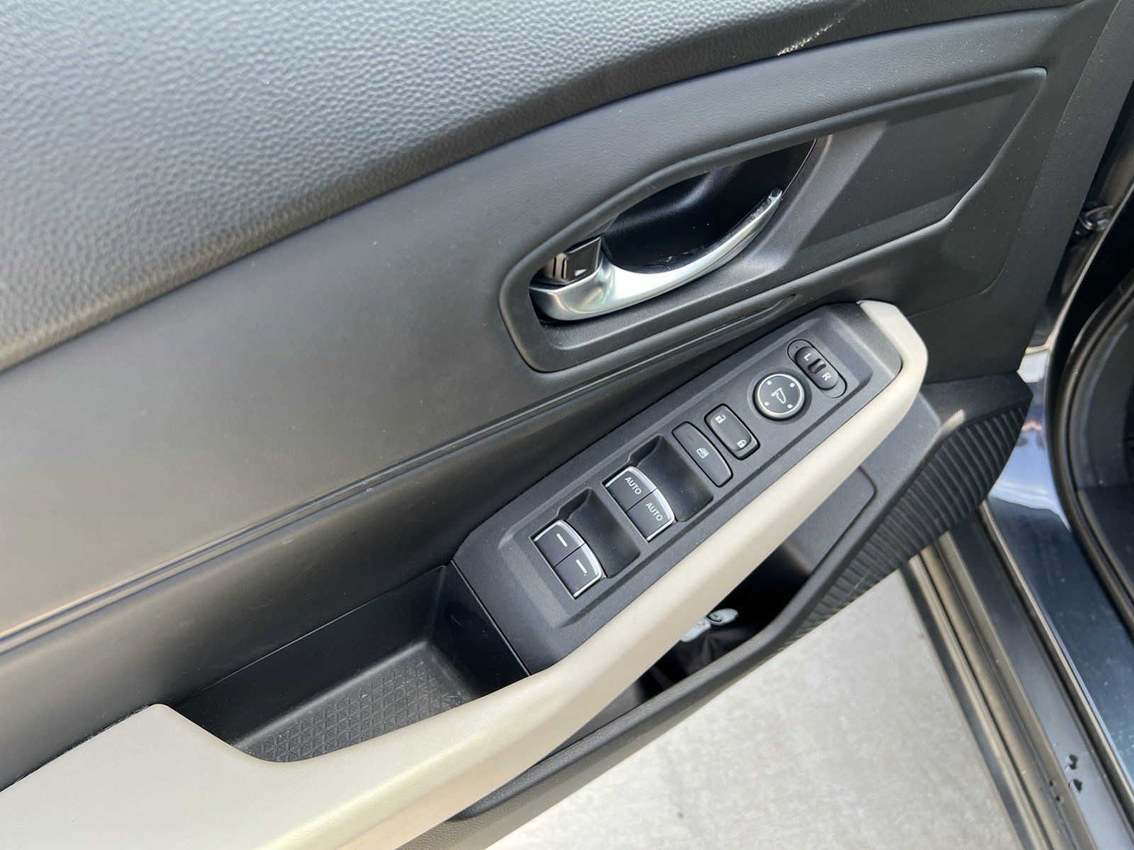 Used 2024 Honda Accord EX image 15
