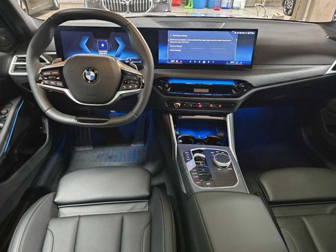 Used 2025 BMW 330i xDrive Sedan w/ M Sport Package image 19