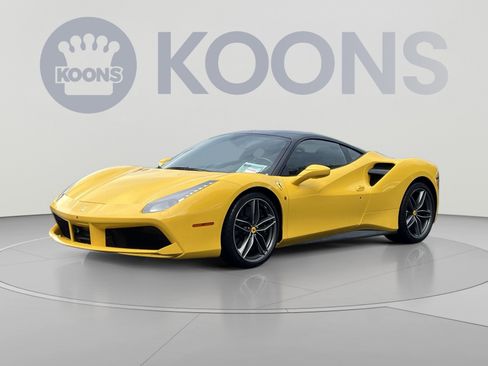 Used 2016 Ferrari 488 GTB RWD image 5