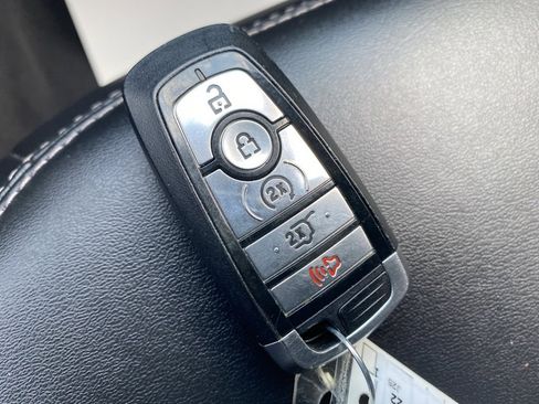 Used 2022 Ford Explorer XLT w/ Equipment Group 202A image 32