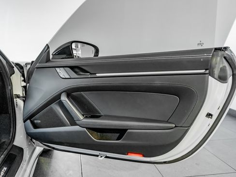 Certified 2025 Porsche 911 Targa 4 GTS image 23
