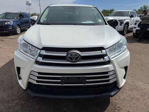 Used 2018 Toyota Highlander XLE AWD/4WD image 9