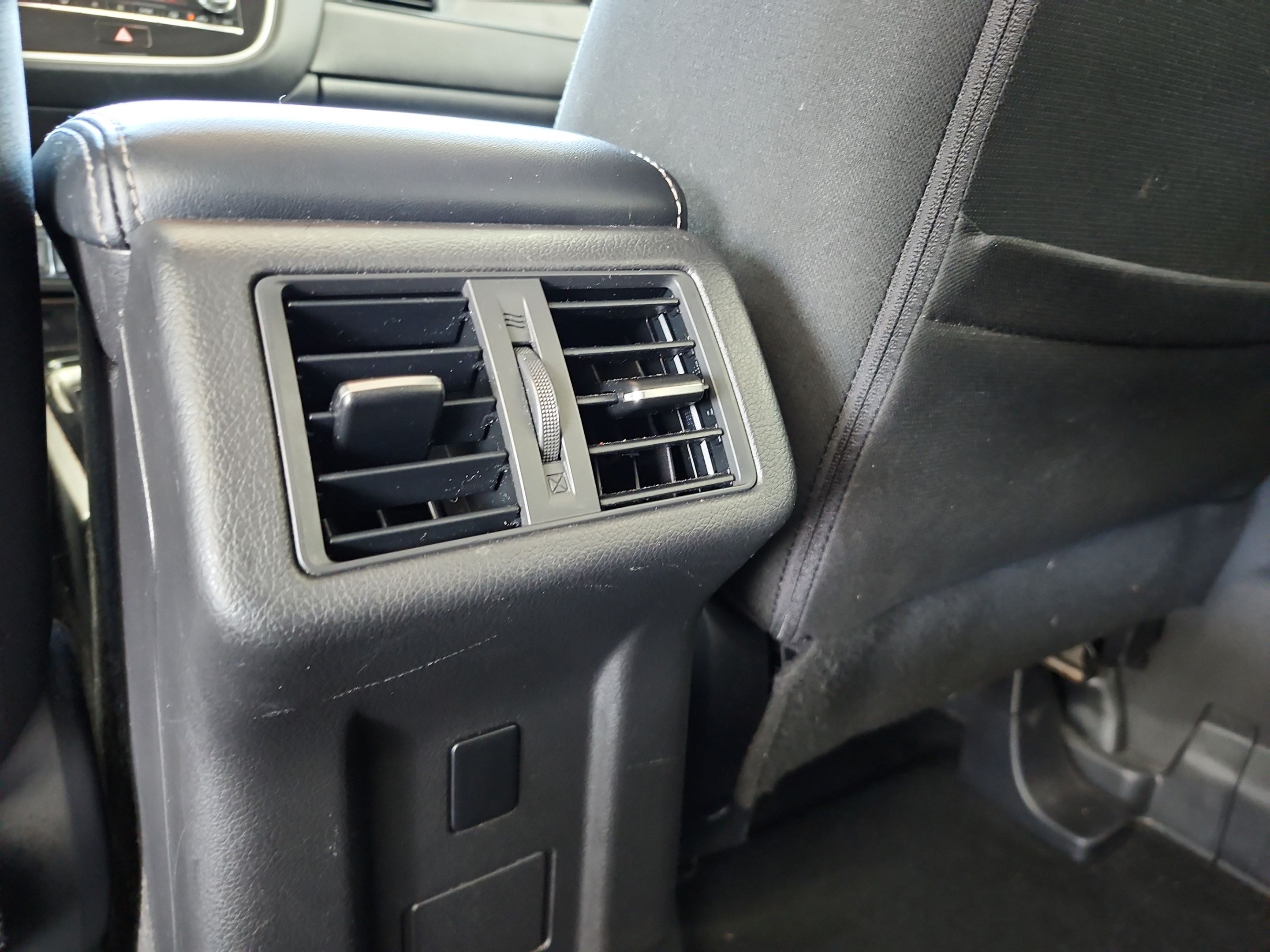 Used 2020 Mitsubishi Outlander ES FWD image 18