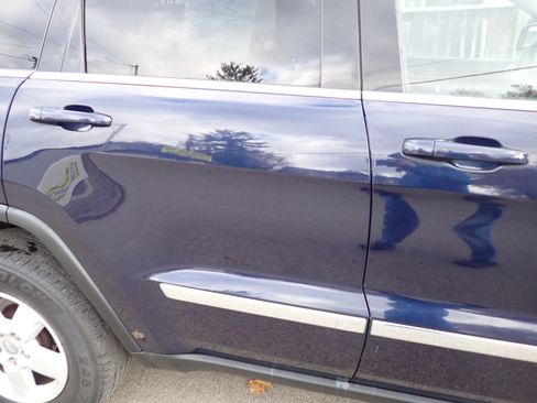 Used 2012 Jeep Grand Cherokee Laredo w/ Laredo E Group image 13