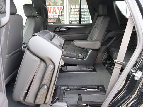 New 2026 Chevrolet Tahoe RST w/ RST Performance Edition AWD/4WD image 32