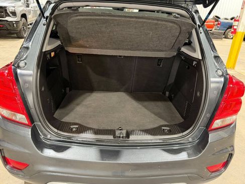 Used 2019 Chevrolet Trax LT w/ LT Convenience Package AWD/4WD image 21