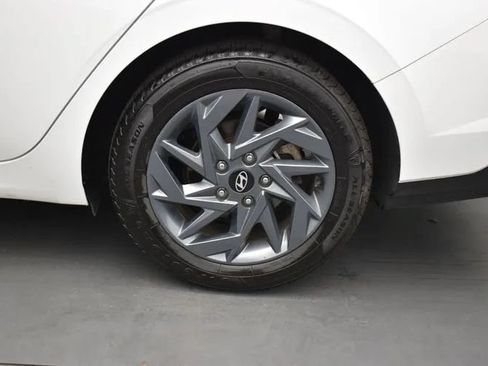 Used 2024 Hyundai Elantra SEL FWD image 34