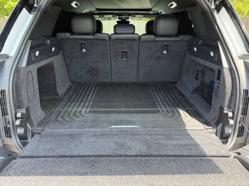Certified 2025 Land Rover Range Rover SE AWD/4WD image 36