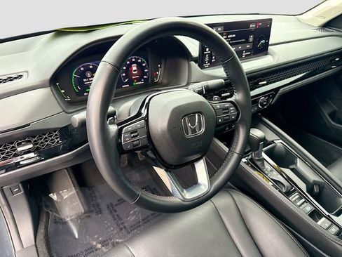 Used 2024 Honda Accord Touring image 9