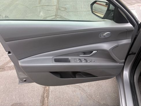 Used 2026 Hyundai Elantra Hybrid FWD image 18