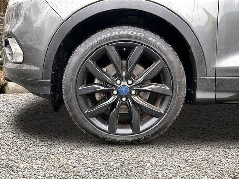 Used 2018 Ford Escape SE w/ SE Sport Appearance Package image 8