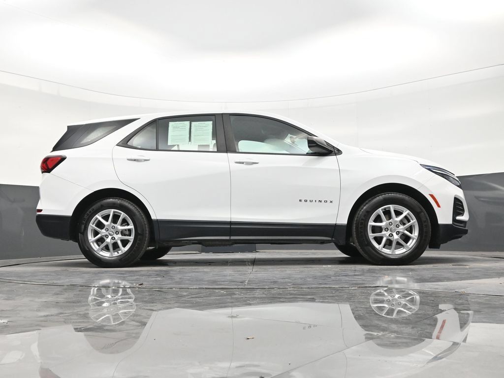 Used 2022 Chevrolet Equinox LS FWD image 25