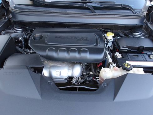 Used 2021 Jeep Cherokee Latitude Plus FWD image 25