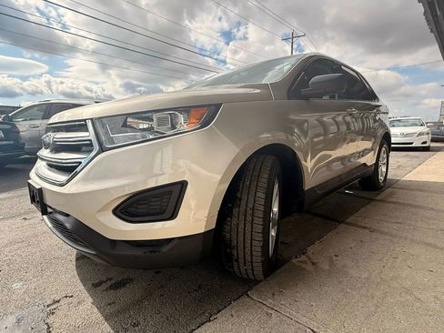 Used 2017 Ford Edge SE image 3