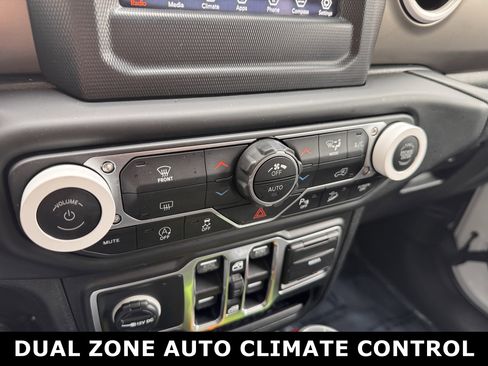 Used 2018 Jeep Wrangler Unlimited Sport S image 8