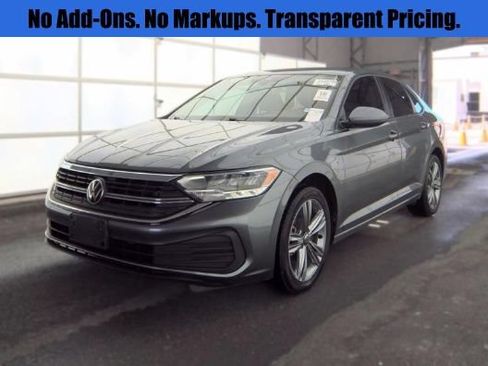Used 2022 Volkswagen Jetta SE FWD image 1