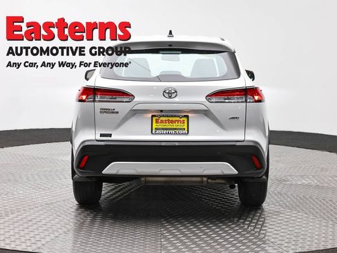 Used 2023 Toyota Corolla Cross L AWD/4WD image 6
