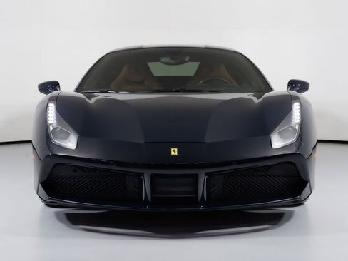 Used 2017 Ferrari 488 GTB RWD image 11