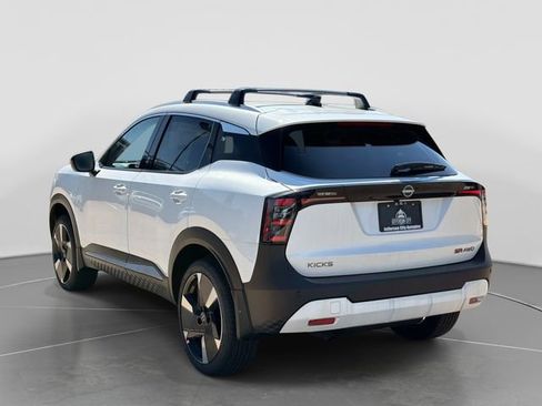 New 2026 Nissan Kicks SR w/ Cold Weather Package AWD/4WD image 7