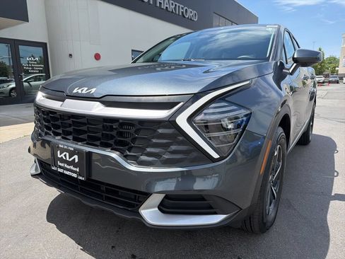 Used 2025 Kia Sportage LX AWD/4WD image 3