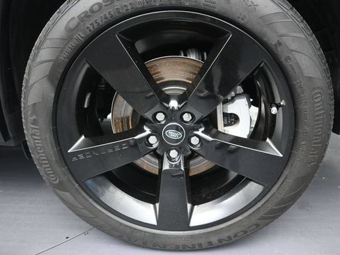 Used 2024 Land Rover Defender 130 X-Dynamic SE AWD/4WD image 9