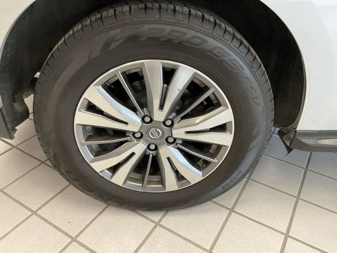 Used 2019 Nissan Pathfinder SL image 7
