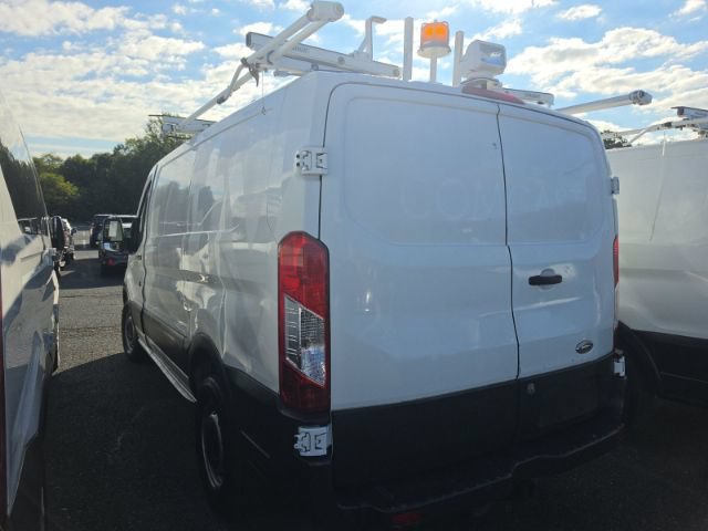 Used 2016 Ford Transit 250 130 Low Roof RWD image 3