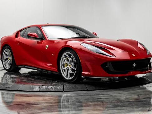 Used 2018 Ferrari 812 Superfast image 22