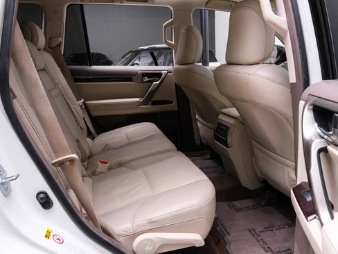 Used 2014 Lexus GX 460 image 37