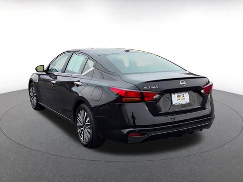 Used 2025 Nissan Altima 2.5 SV image 11