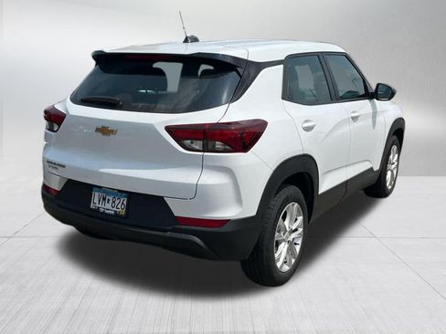 Used 2023 Chevrolet TrailBlazer LS FWD image 3