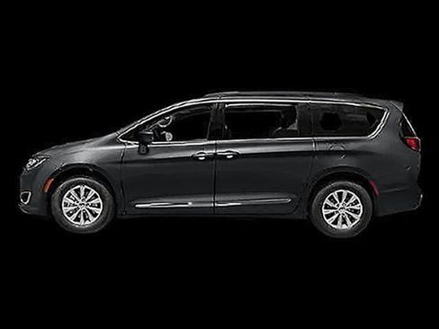 Used 2017 Chrysler Pacifica Touring-L Plus w/ Advanced Safetytec Group FWD image 47