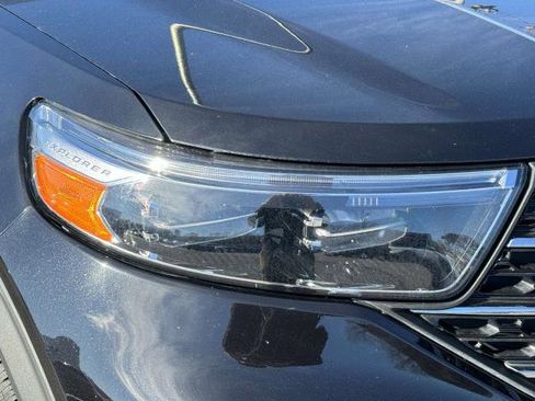 Used 2021 Ford Explorer XLT w/ Equipment Group 202A image 8