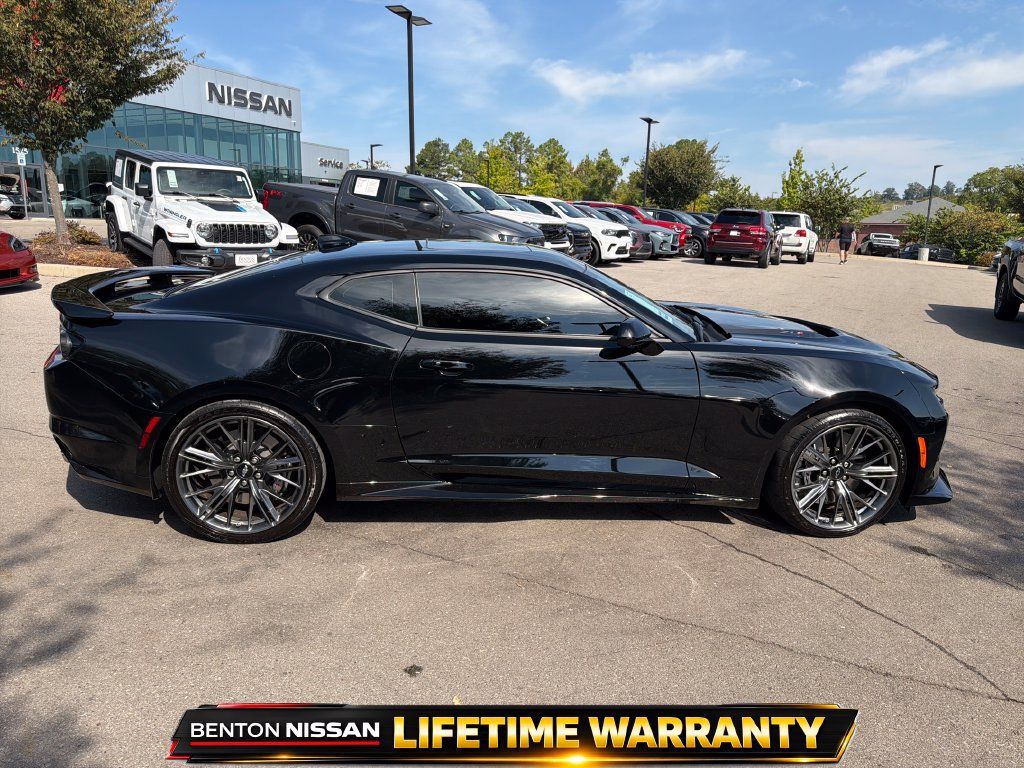 Used 2022 Chevrolet Camaro ZL1 RWD image 12