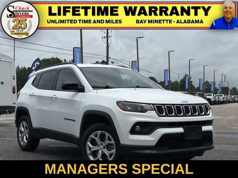 Used 2024 Jeep Compass Latitude AWD/4WD image 1