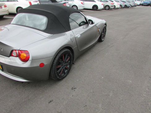 Used 2003 BMW Z4 2.5i image 39