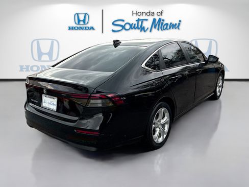 Certified 2023 Honda Accord LX image 7
