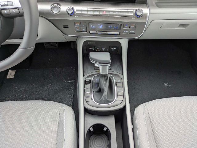 New 2027 Hyundai Kona SEL Sport FWD image 16