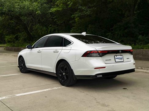 Used 2024 Honda Accord EX-L image 7