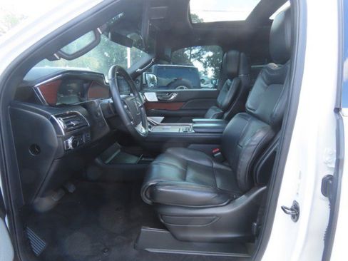 Used 2020 Lincoln Navigator Reserve w/ Equipment Group 208A Reserve AWD/4WD image 25